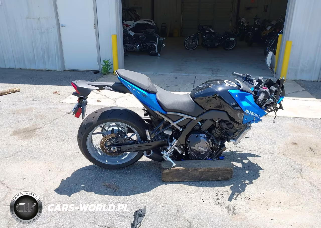2025 Suzuki Gsx800 F VIN:JS1EM13B9S7101653 - 13