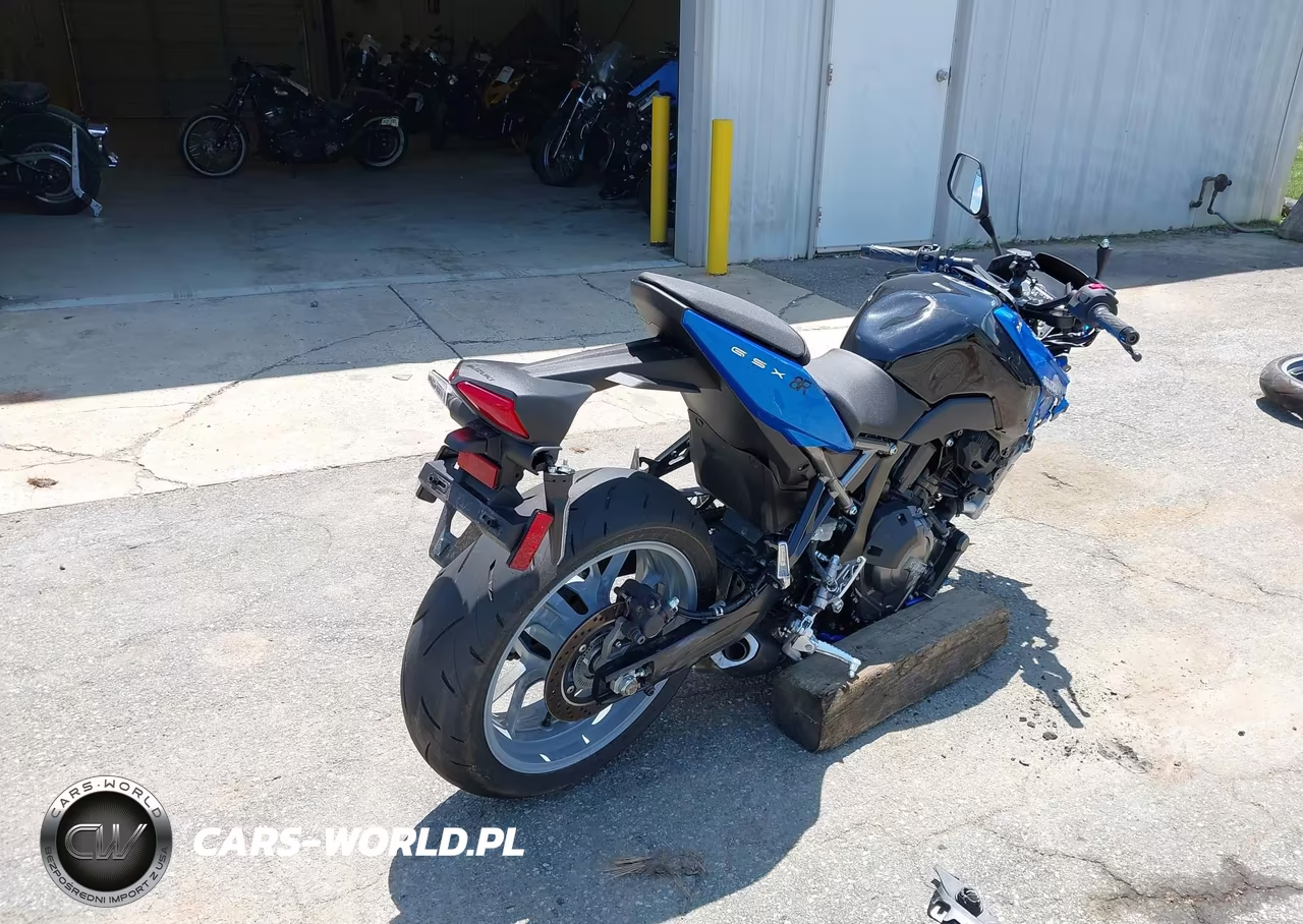 2025 Suzuki Gsx800 F VIN:JS1EM13B9S7101653 - 4