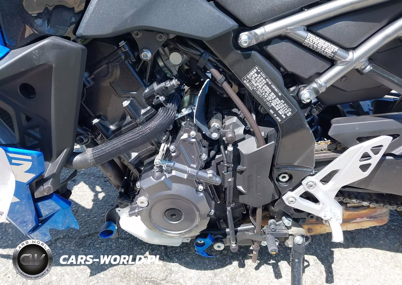 2025 Suzuki Gsx800 F VIN:JS1EM13B9S7101653 - 9