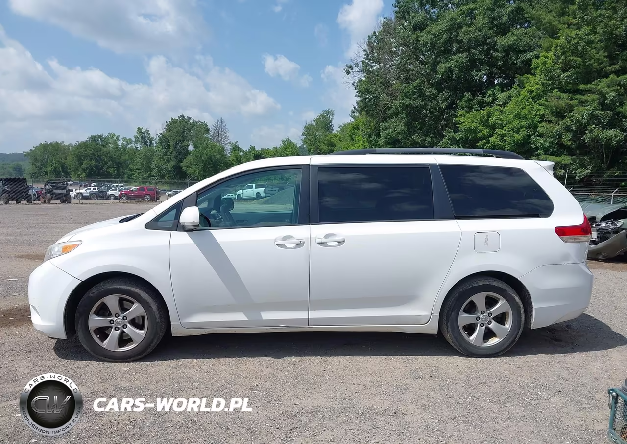 2012 Toyota Sienna Le V6 8 Passenger VIN:5TDKK3DCXCS176189 - 14