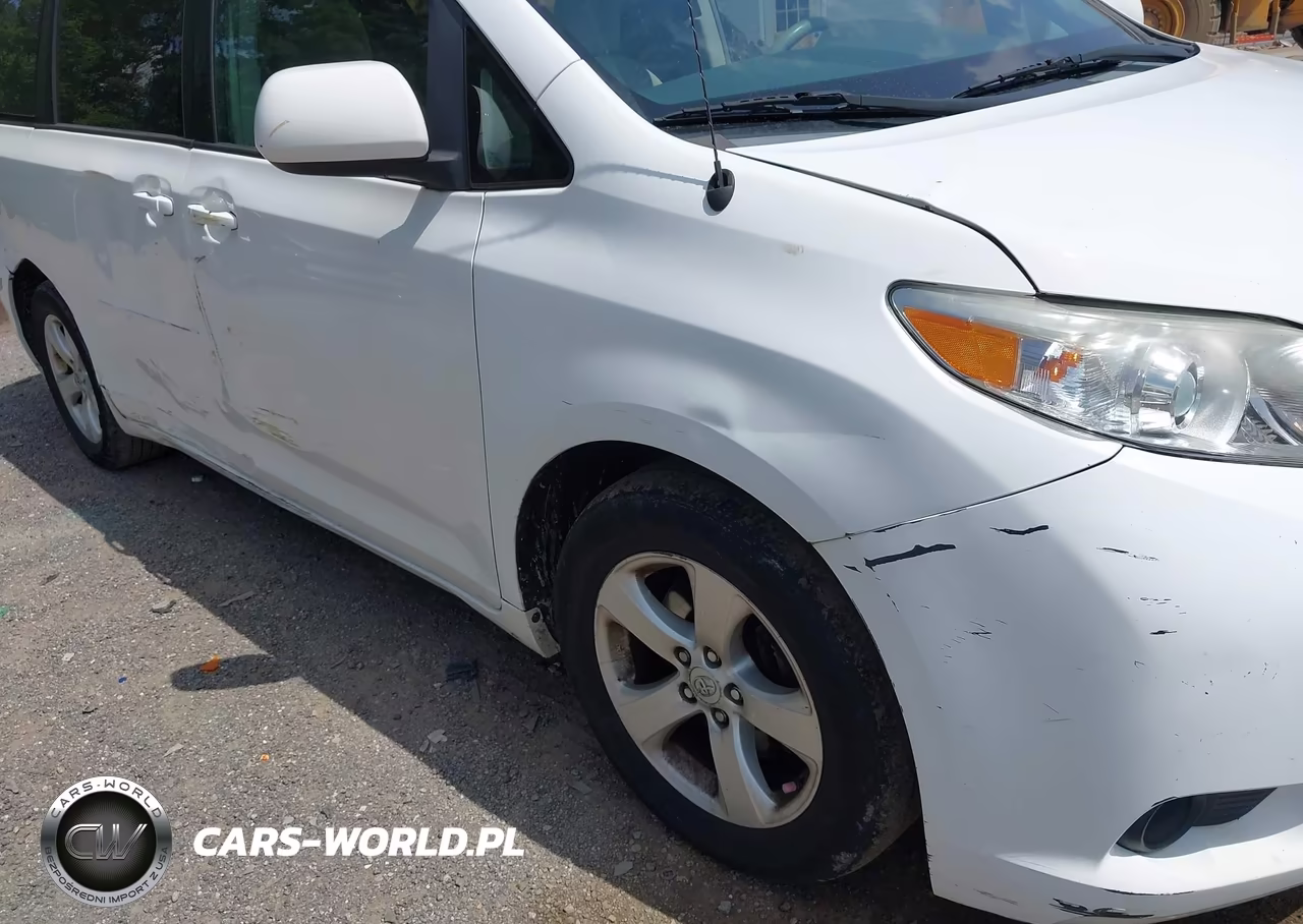 2012 Toyota Sienna Le V6 8 Passenger VIN:5TDKK3DCXCS176189 - 6