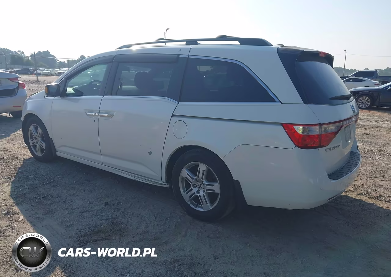 2013 Honda Odyssey Touring-Touring Elite VIN:5FNRL5H96DB002812 - 3