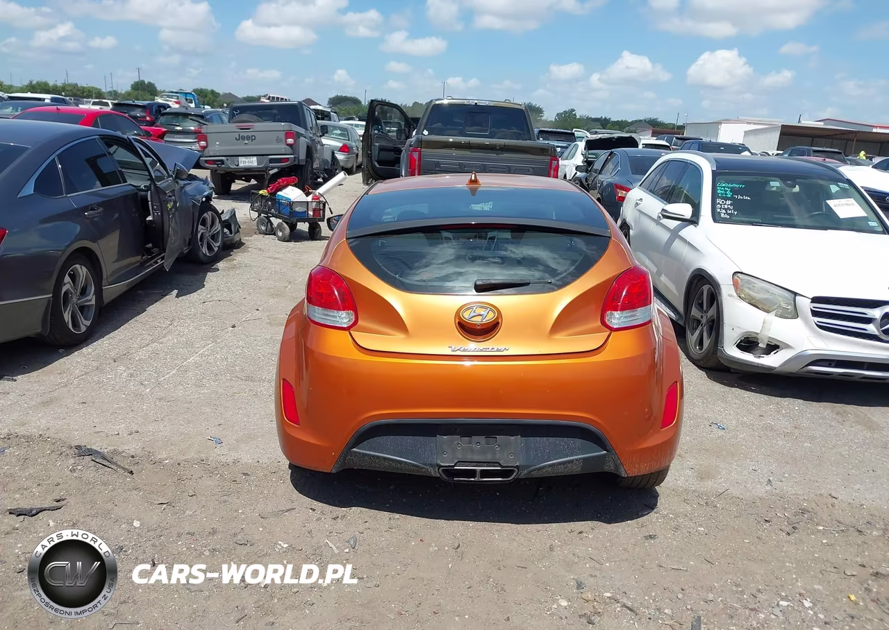 2014 Hyundai Veloster Base W-Black VIN:KMHTC6ADXEU212330 - 17