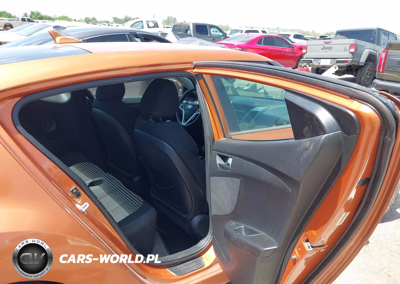 2014 Hyundai Veloster Base W-Black VIN:KMHTC6ADXEU212330 - 8