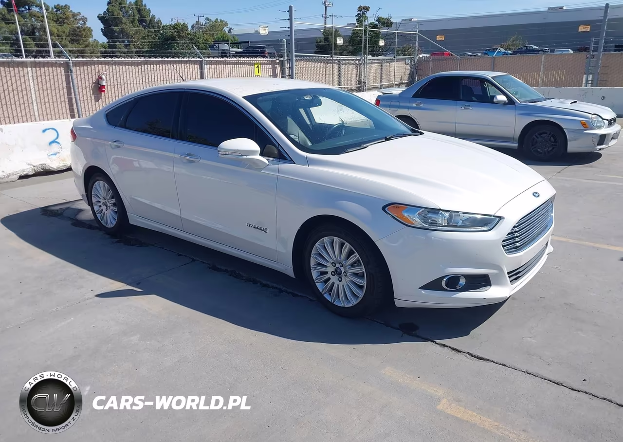 2015 Ford Fusion Hybrid Se – zdjęcie 1 z 11