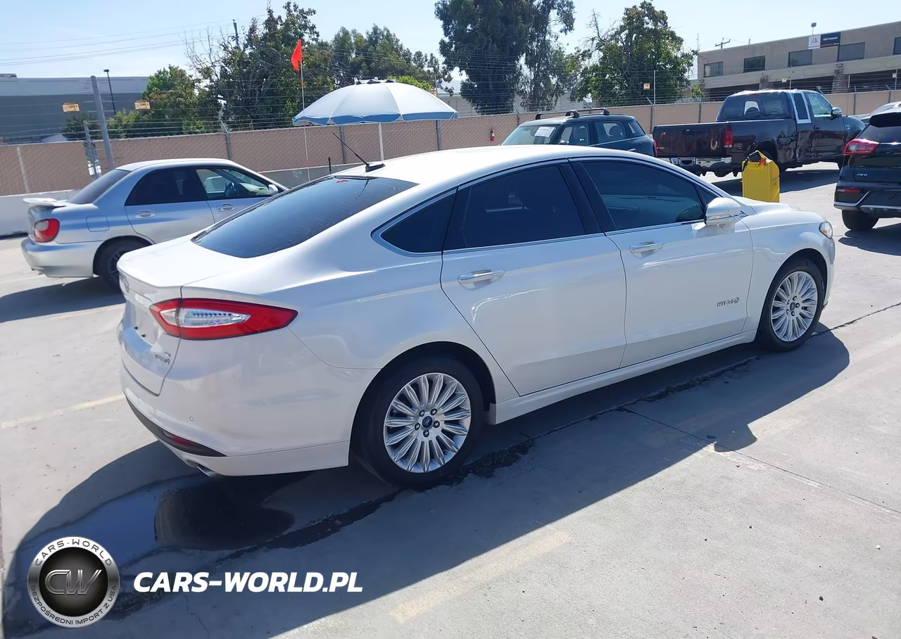 2015 Ford Fusion Hybrid Se VIN:3FA6P0LU5FR161298 - 4