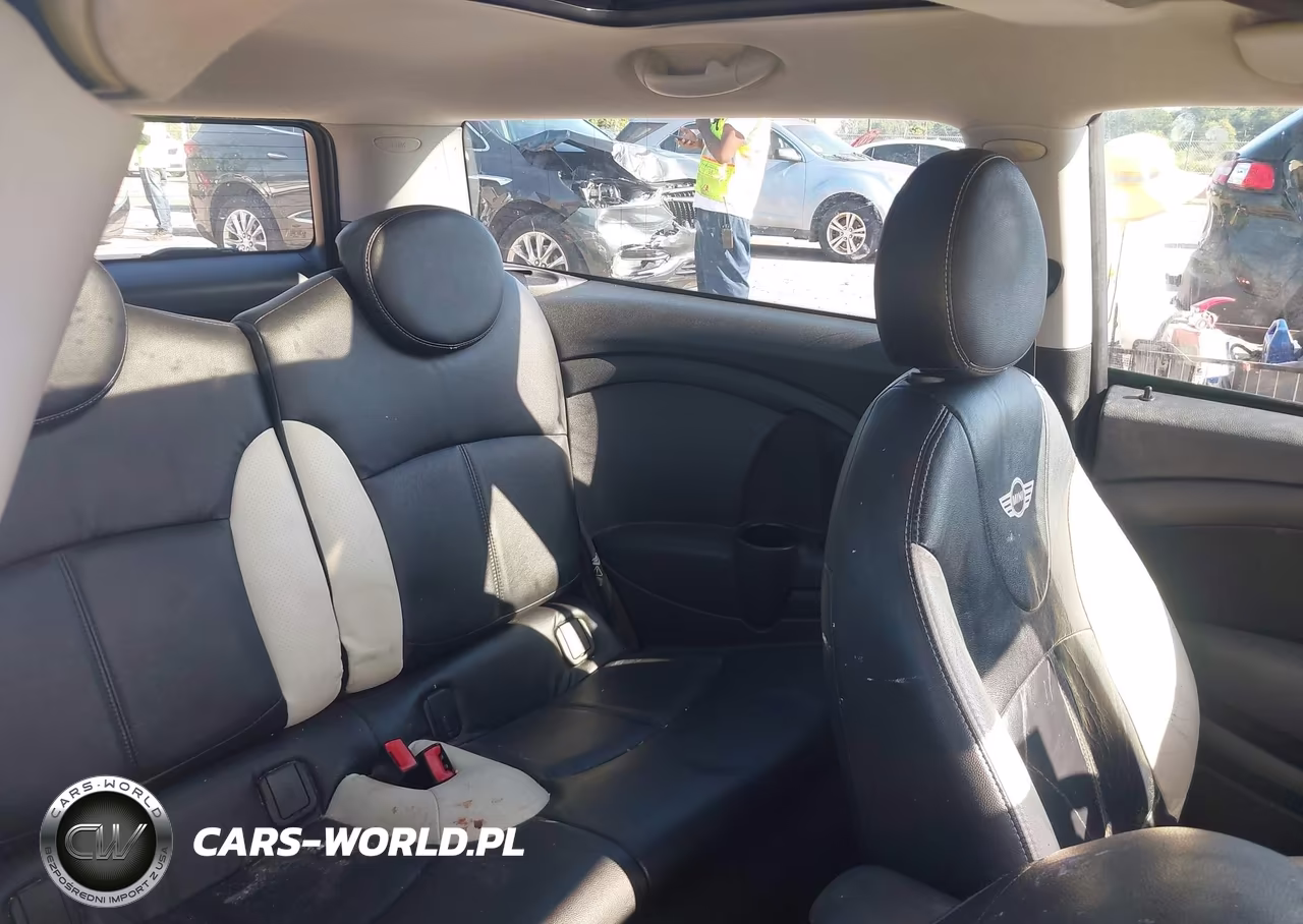 2008 Mini Cooper Clubman VIN:WMWML335X8TJ47239 - 8