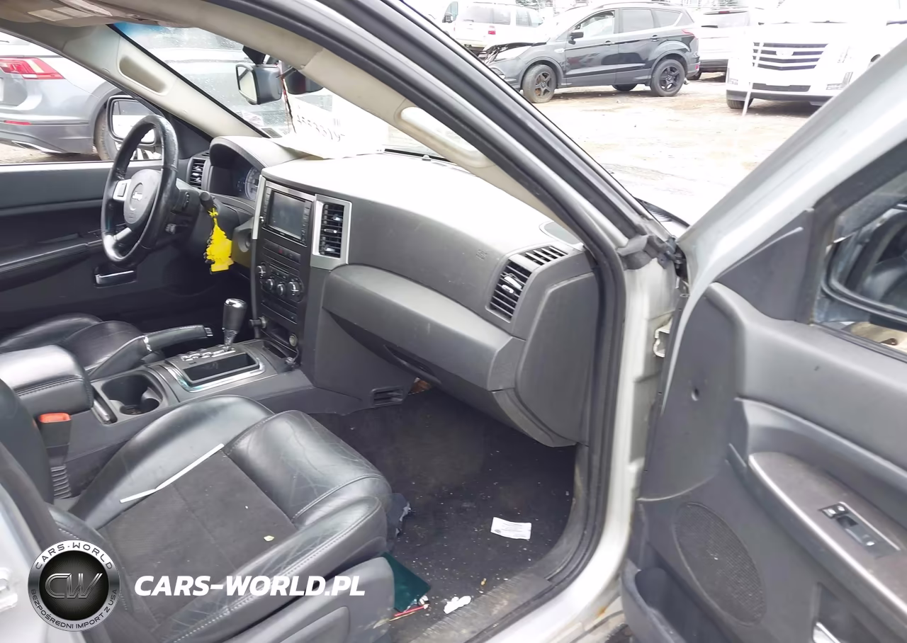 2008 Jeep Grand Cherokee Srt8 VIN:1J8HR78318C112244 - 5