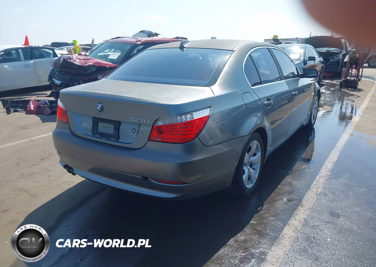 2008 BMW 528I VIN:WBANU53518CT15685 - 4