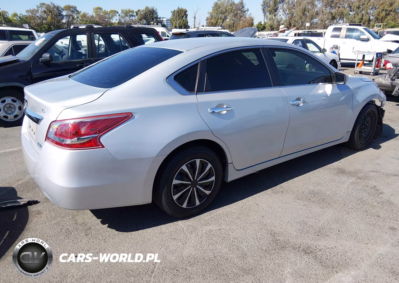 2013 Nissan Altima 2.5 S VIN:1N4AL3AP6DN549905 - 4