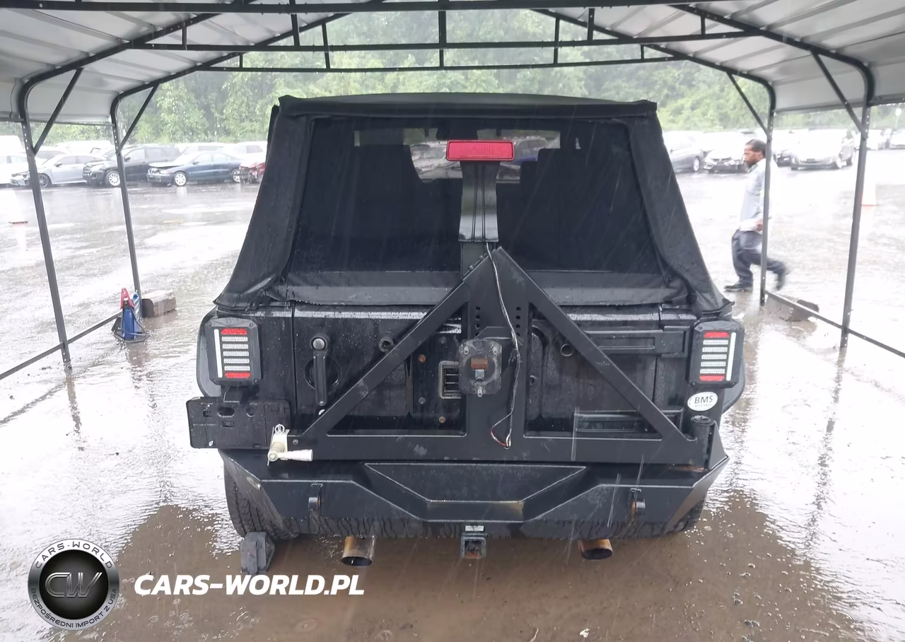 2010 Jeep Wrangler Unlimited Sport VIN:1J4BA3H18AL161436 - 17