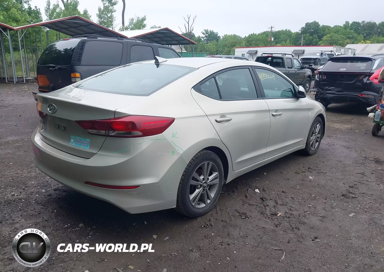 2017 Hyundai Elantra Se VIN:5NPD84LF0HH135267 - 4