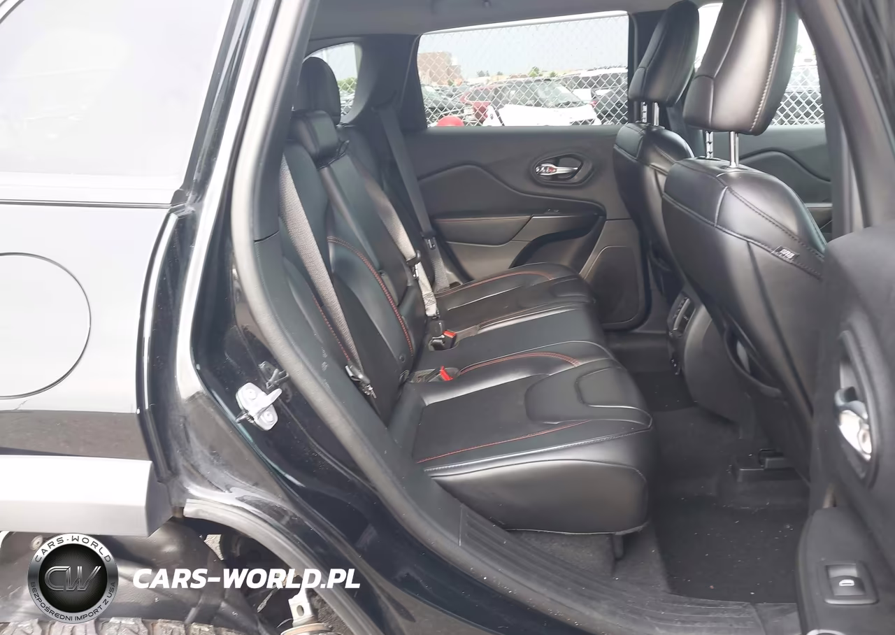 2019 Jeep Cherokee Trailhawk 4X4 VIN:1C4PJMBX2KD418939 - 8