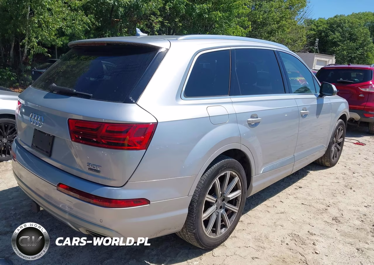 2018 Audi Q7 3.0T Premium VIN:WA1LAAF78JD037872 - 4
