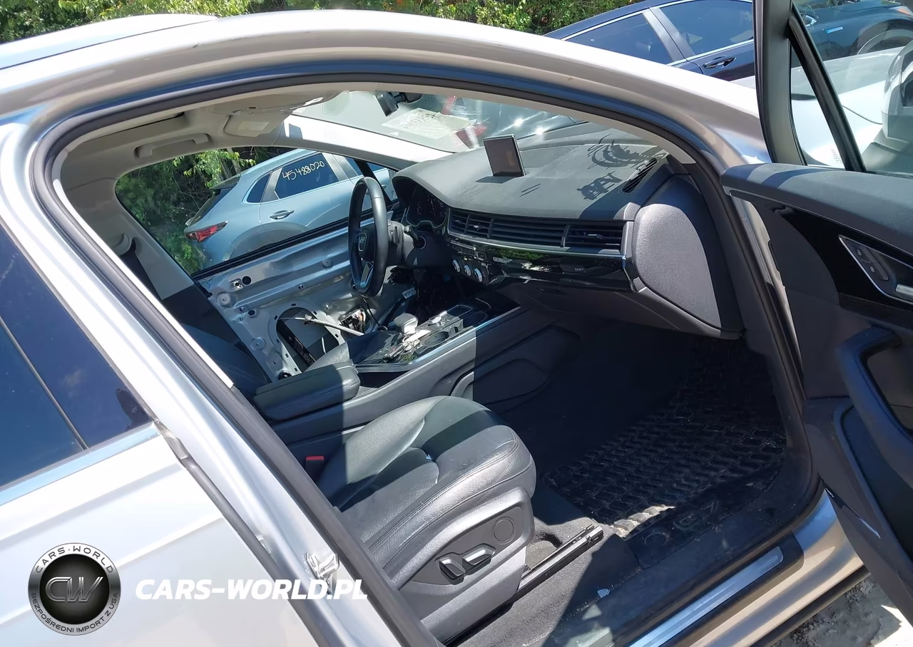 2018 Audi Q7 3.0T Premium VIN:WA1LAAF78JD037872 - 5