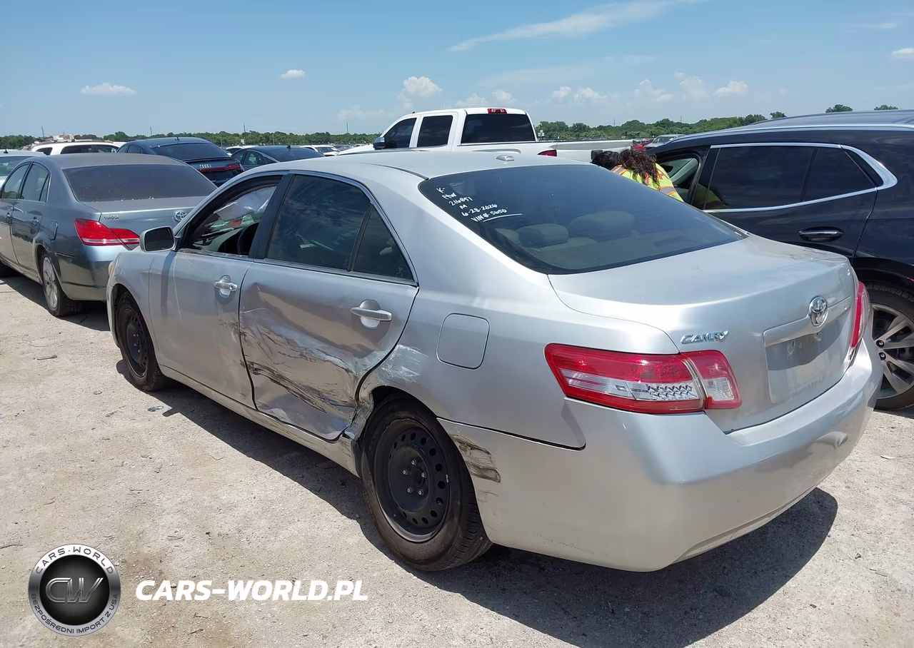 2010 Toyota Camry Le VIN:4T1BF3EK2AU035650 - 3
