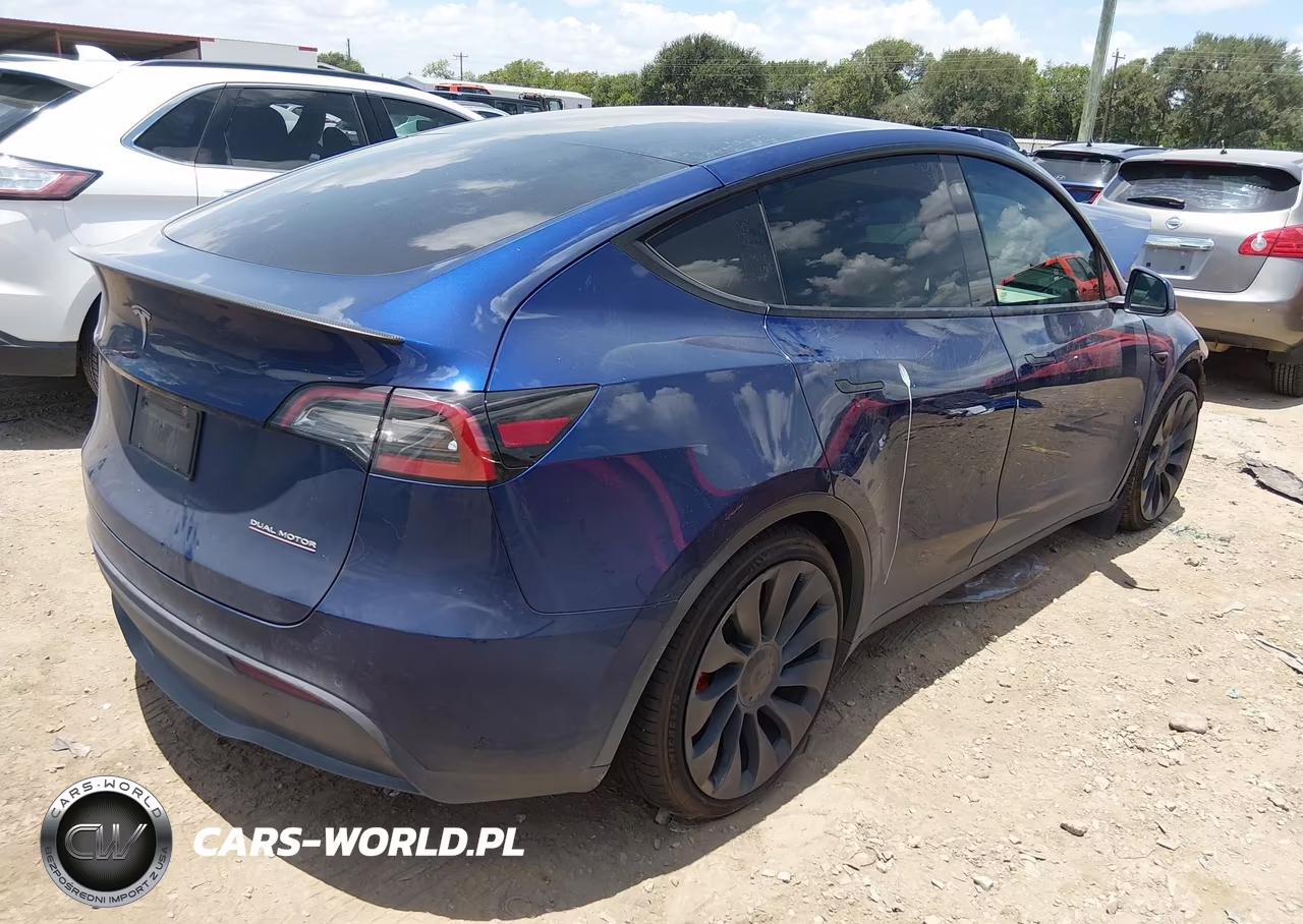 2022 Tesla Model Y Performance Dual Motor All-Wheel Drive VIN:7SAYGDEF7NF529914 - 4