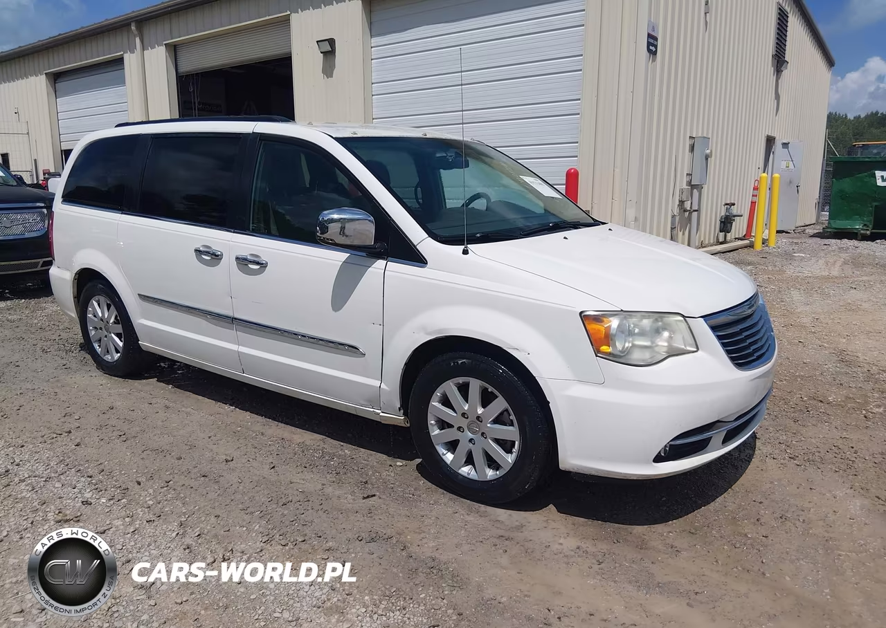 2012 Chrysler Town & Country Touring-L – zdjęcie 1 z 11