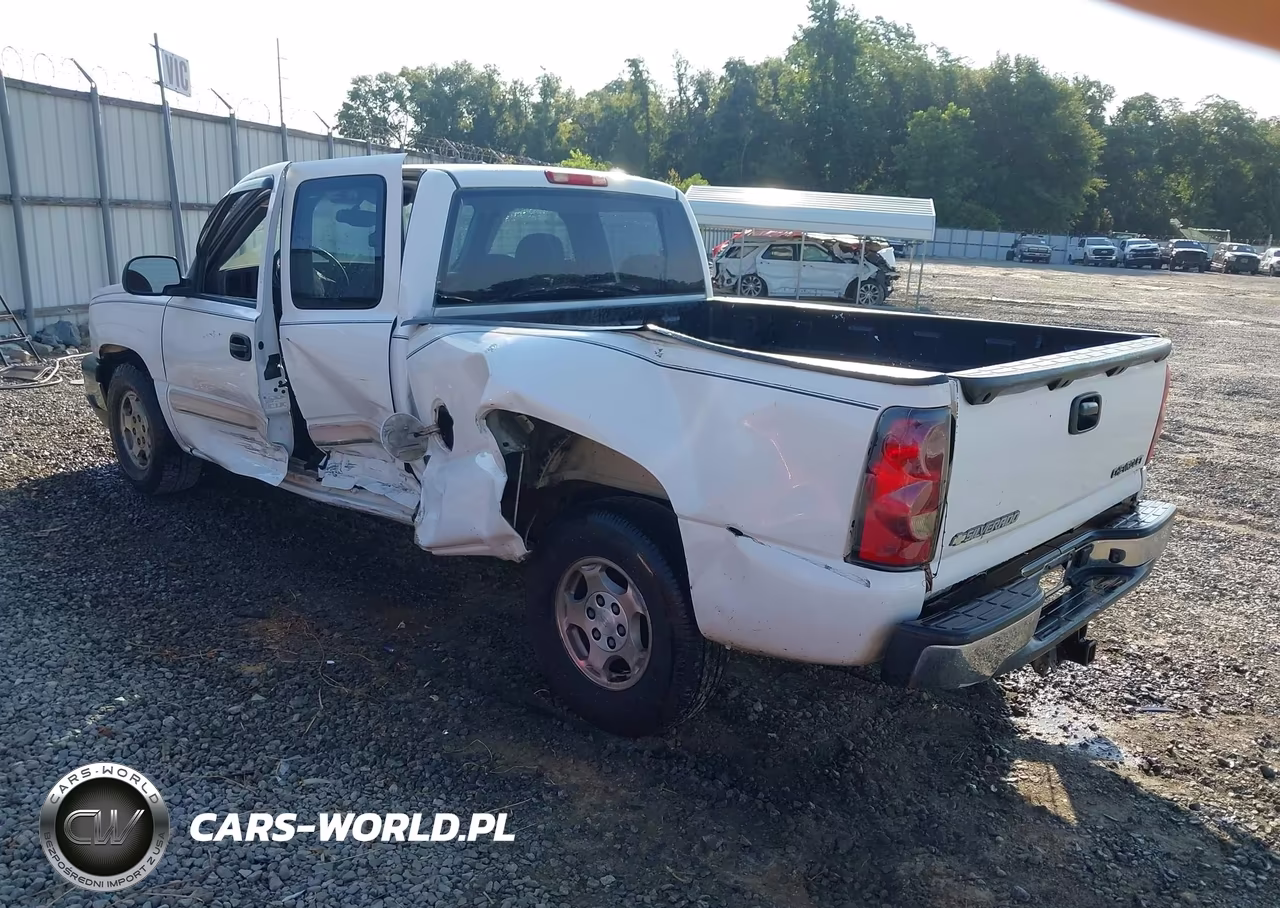 2004 Chevrolet Silverado 1500 Ls VIN:2GCEC19V441100646 - 3