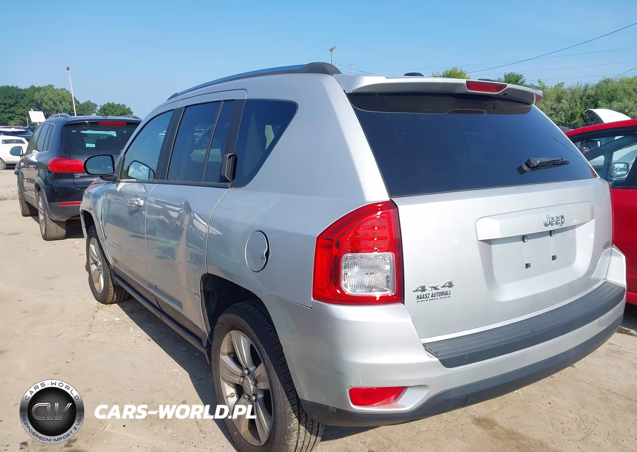 2011 Jeep Compass VIN:1J4NF1FB8BD244665 - 3