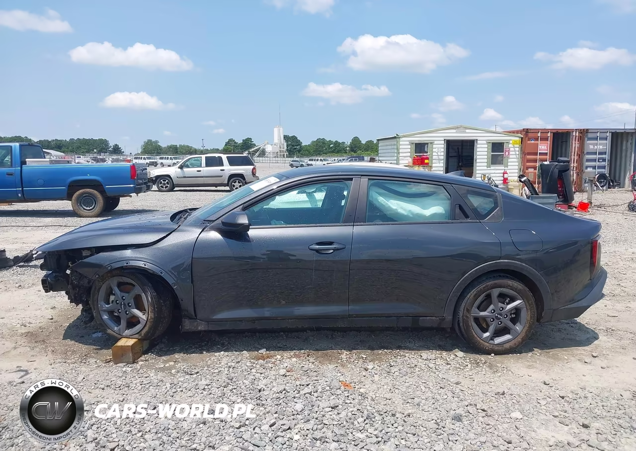 2025 Kia K4 Lxs VIN:3KPFT4DE9SE017727 - 14