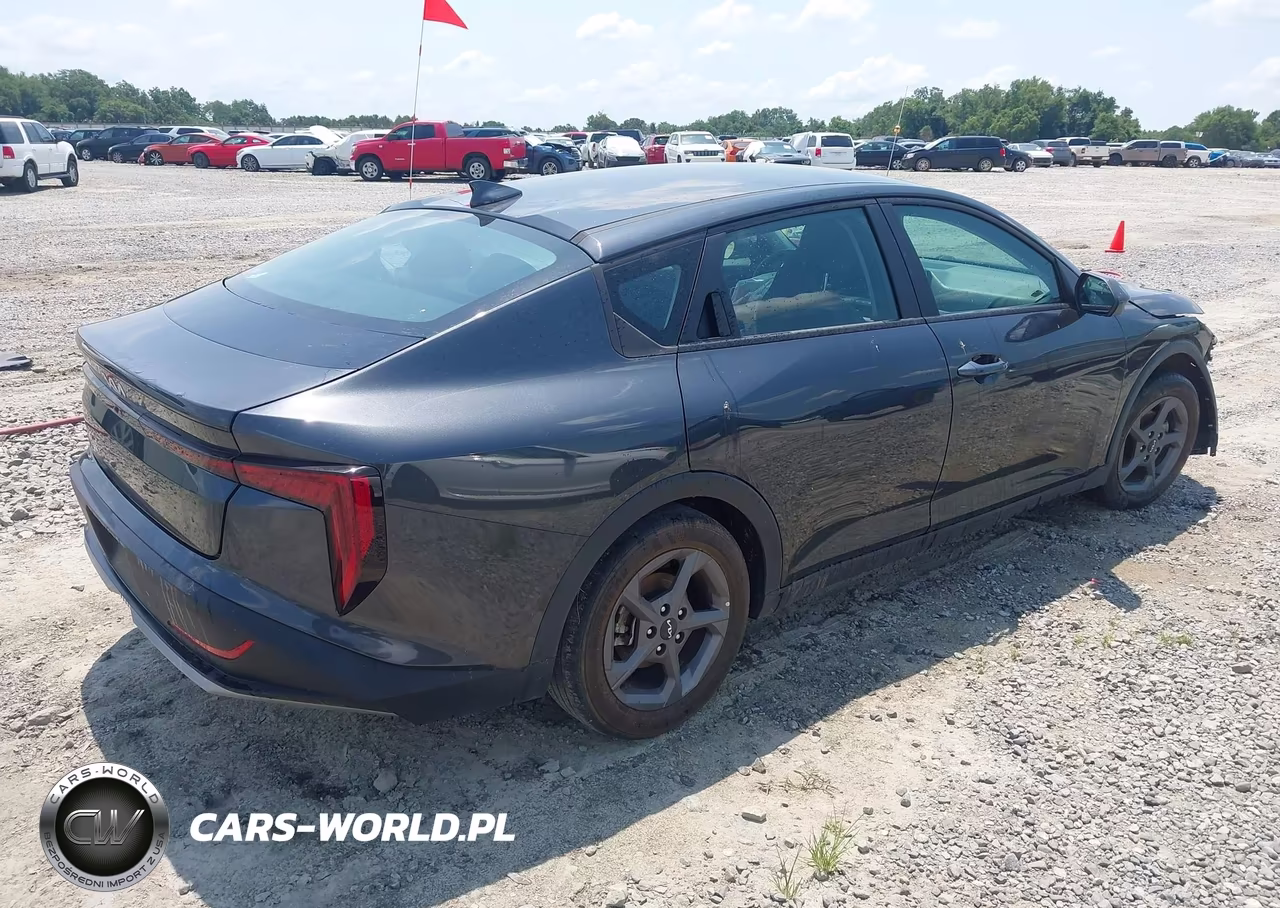 2025 Kia K4 Lxs VIN:3KPFT4DE9SE017727 - 4