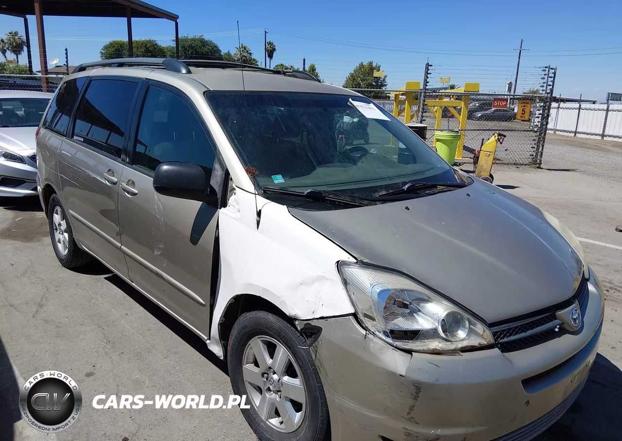 2004 Toyota Sienna Le – zdjęcie 1 z 15