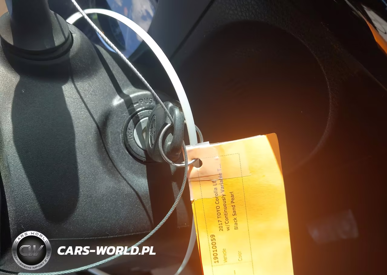 2017 Toyota Corolla Le VIN:5YFBURHE2HP730799 - 11