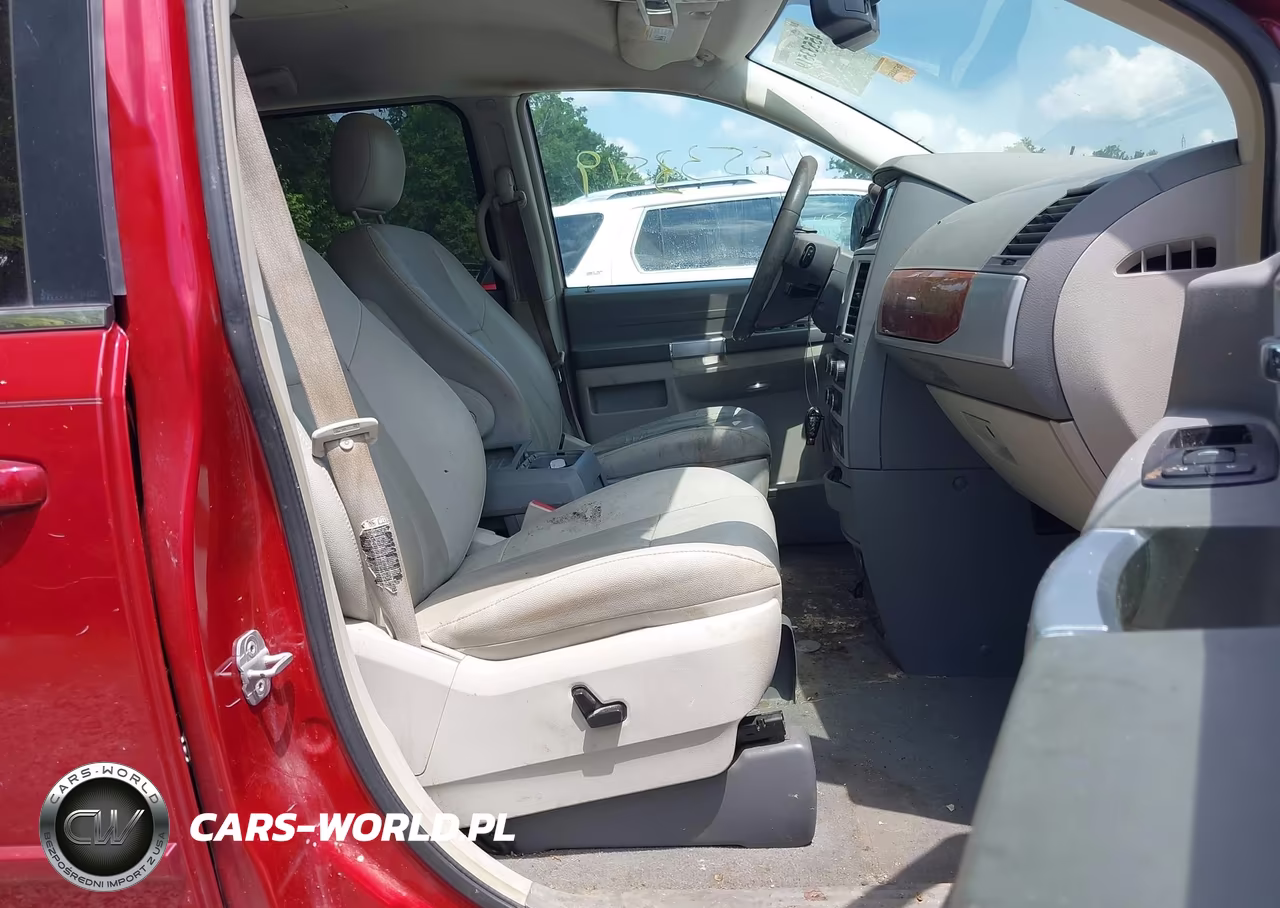 2008 Chrysler Town & Country Touring VIN:2A8HR54P88R739009 - 5