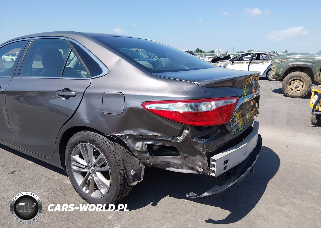 2015 Toyota Camry Se VIN:4T1BF1FK0FU945744 - 17