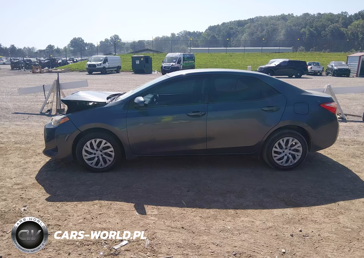2017 Toyota Corolla Le VIN:5YFBURHEXHP709912 - 14