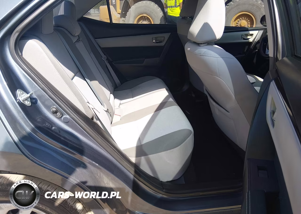 2017 Toyota Corolla Le VIN:5YFBURHEXHP709912 - 8