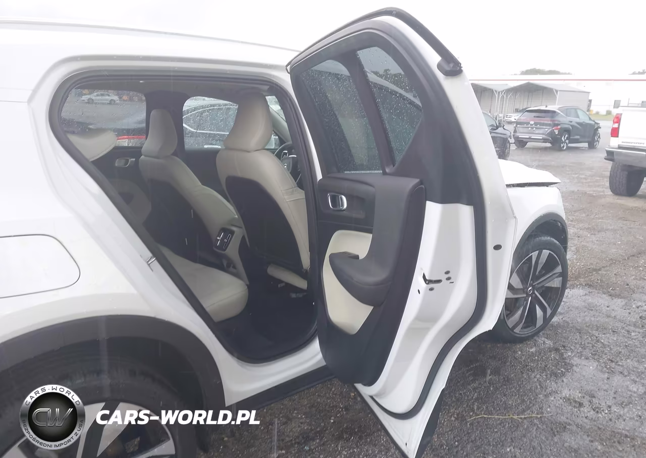 2024 Volvo Xc40 B5 Plus Bright Theme VIN:YV4L12UE7R2204904 - 8