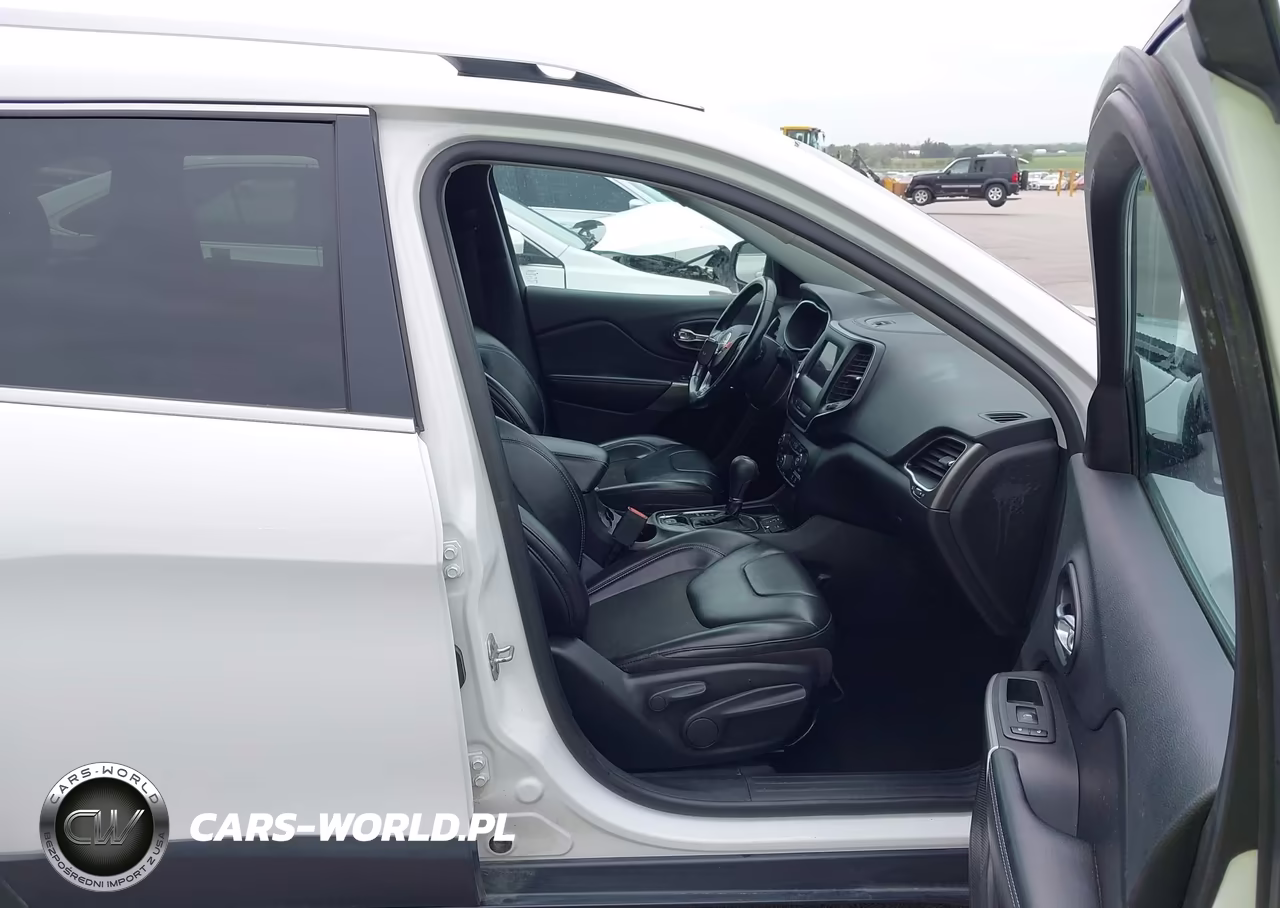 2020 Jeep Cherokee Latitude Plus Fwd VIN:1C4PJLLB4LD631938 - 5