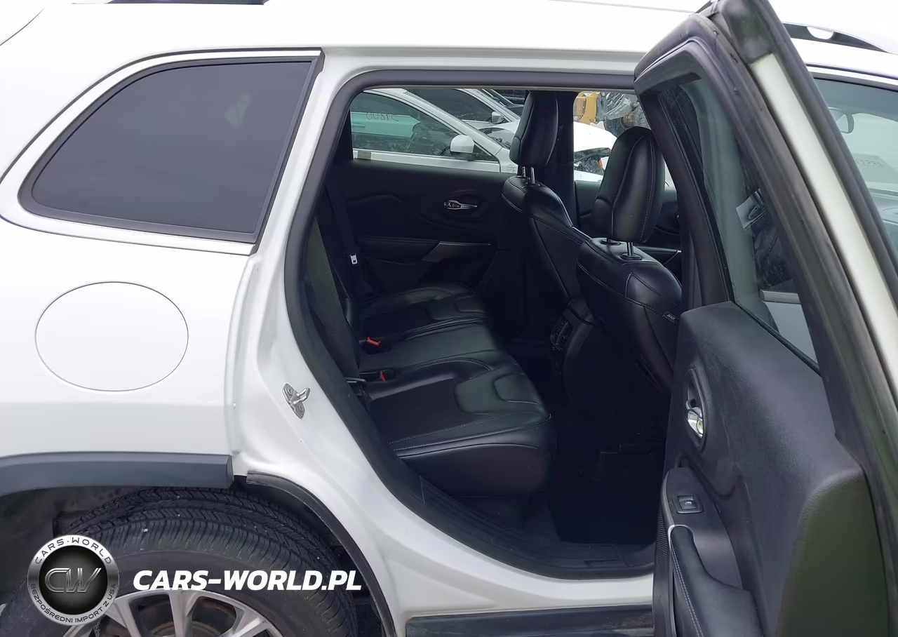 2020 Jeep Cherokee Latitude Plus Fwd VIN:1C4PJLLB4LD631938 - 8