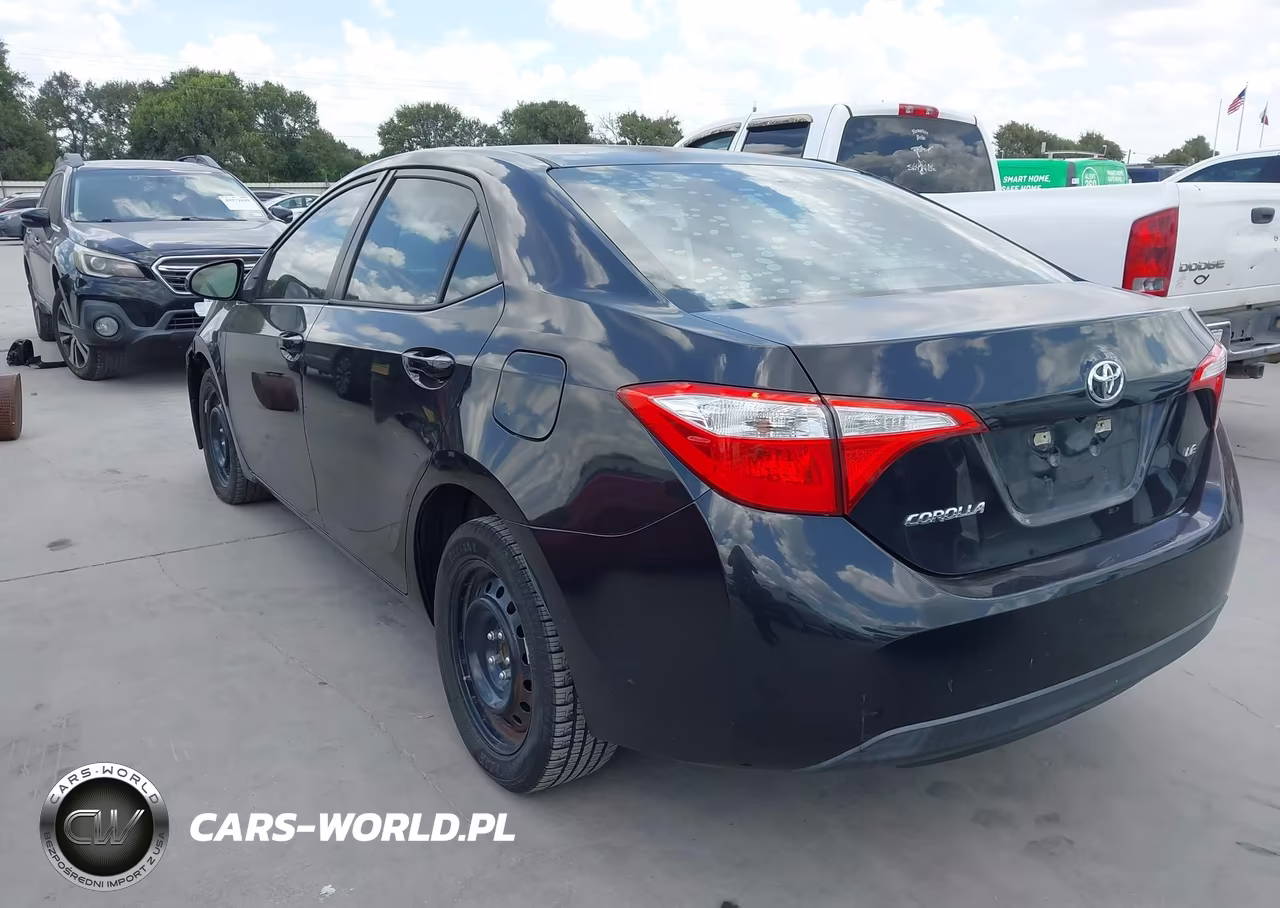 2015 Toyota Corolla Le VIN:5YFBURHE3FP328299 - 3