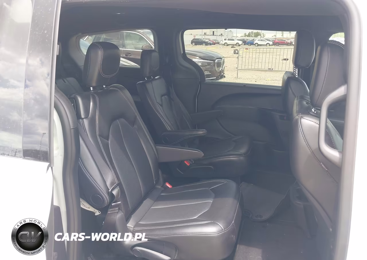 2025 Chrysler Pacifica Select VIN:2C4RC1BG1SR553294 - 12