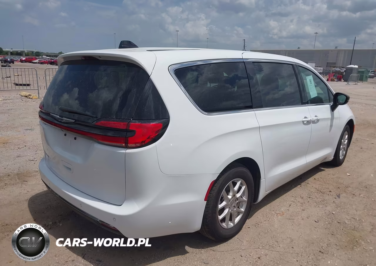 2025 Chrysler Pacifica Select VIN:2C4RC1BG1SR553294 - 4