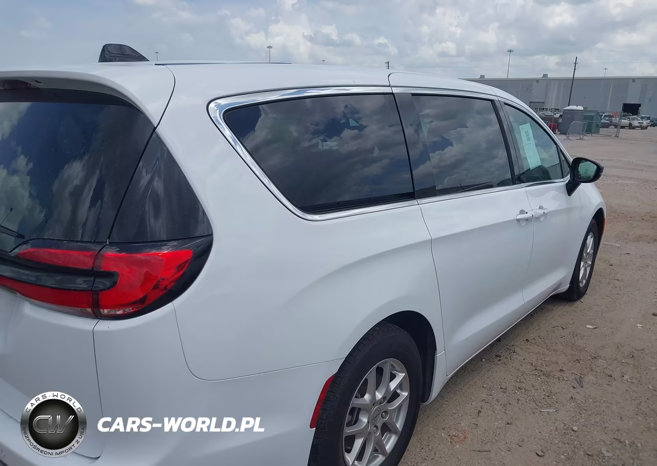 2025 Chrysler Pacifica Select VIN:2C4RC1BG1SR553294 - 6