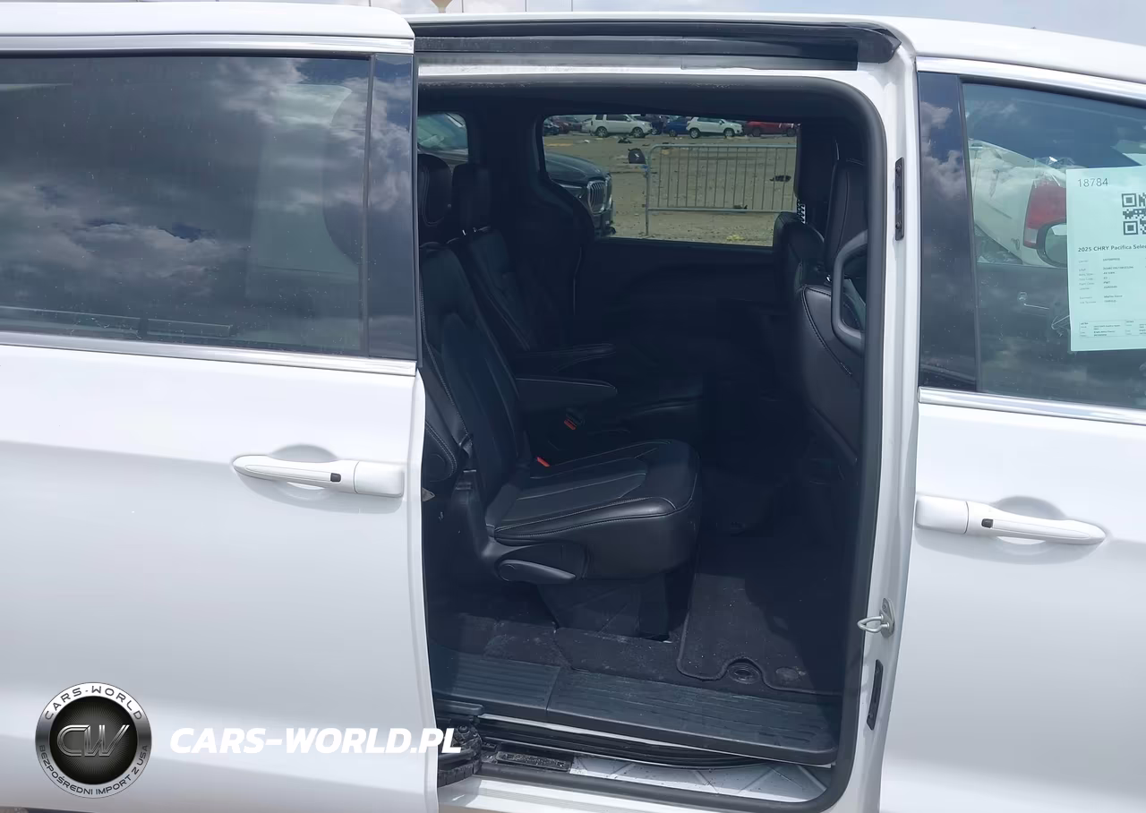 2025 Chrysler Pacifica Select VIN:2C4RC1BG1SR553294 - 8