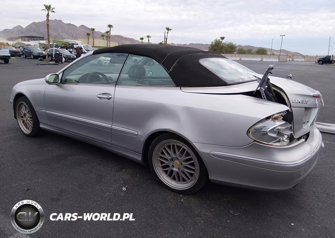 2004 Mercedes-Benz Clk 320 VIN:WDBTK65GX4T005449 - 3