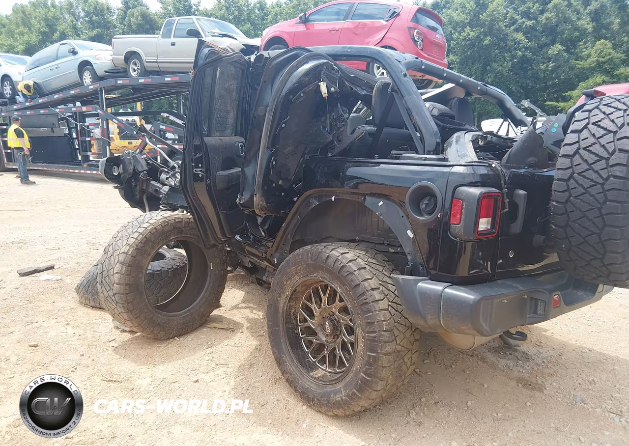 2019 Jeep Wrangler Unlimited Sahara 4X4 VIN:1C4HJXEN9KW645372 - 3
