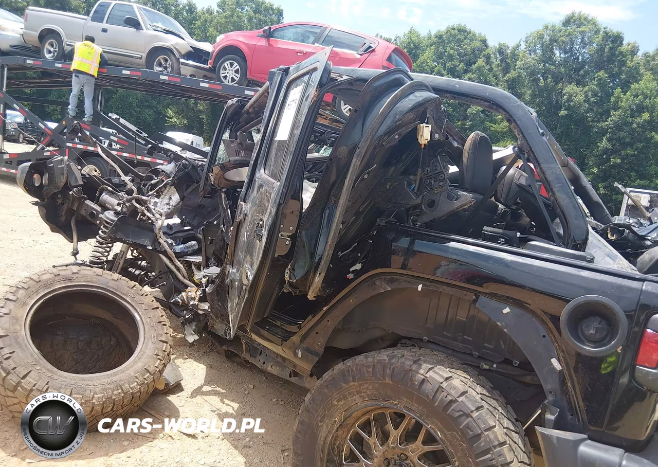 2019 Jeep Wrangler Unlimited Sahara 4X4 VIN:1C4HJXEN9KW645372 - 6