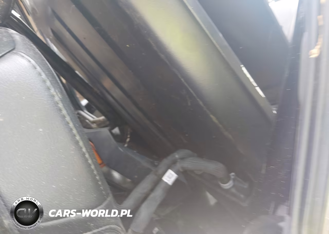 2019 Jeep Wrangler Unlimited Sahara 4X4 VIN:1C4HJXEN9KW645372 - 8