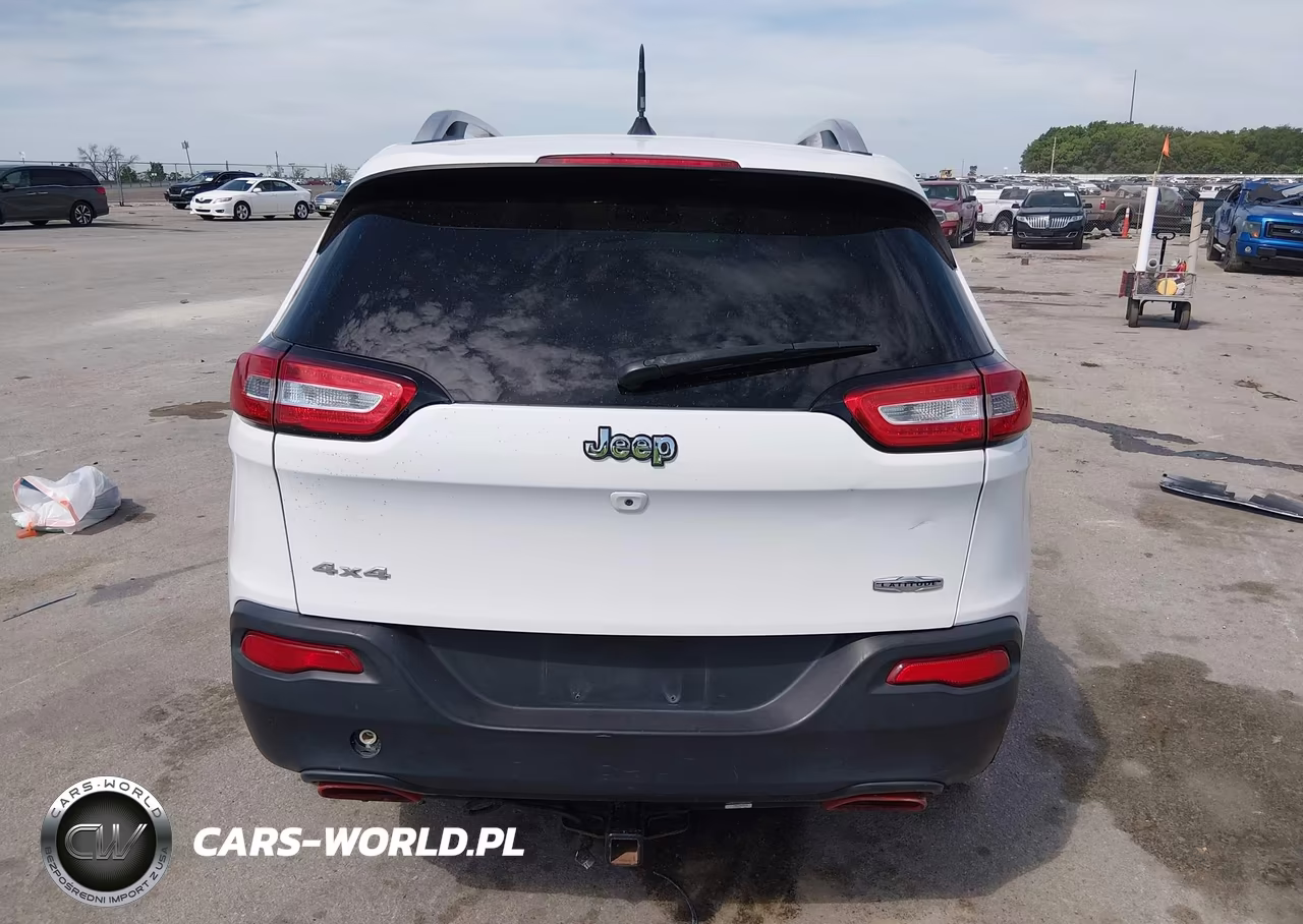 2017 Jeep Cherokee Latitude VIN:1C4PJMCS5HW646725 - 16
