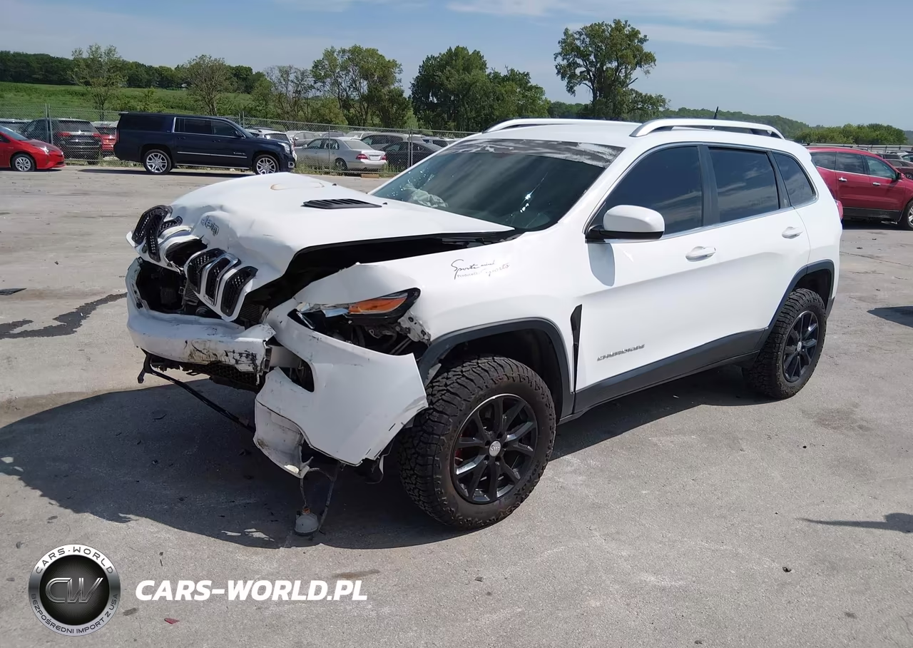 2017 Jeep Cherokee Latitude VIN:1C4PJMCS5HW646725 - 2
