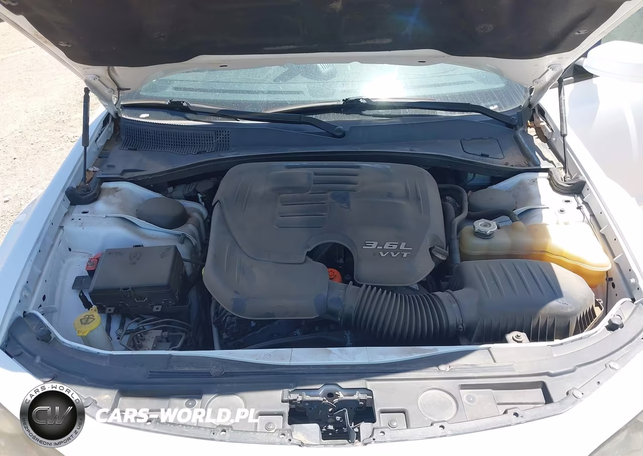 2019 Chrysler 300 300S VIN:2C3CCABG1KH569513 - 10