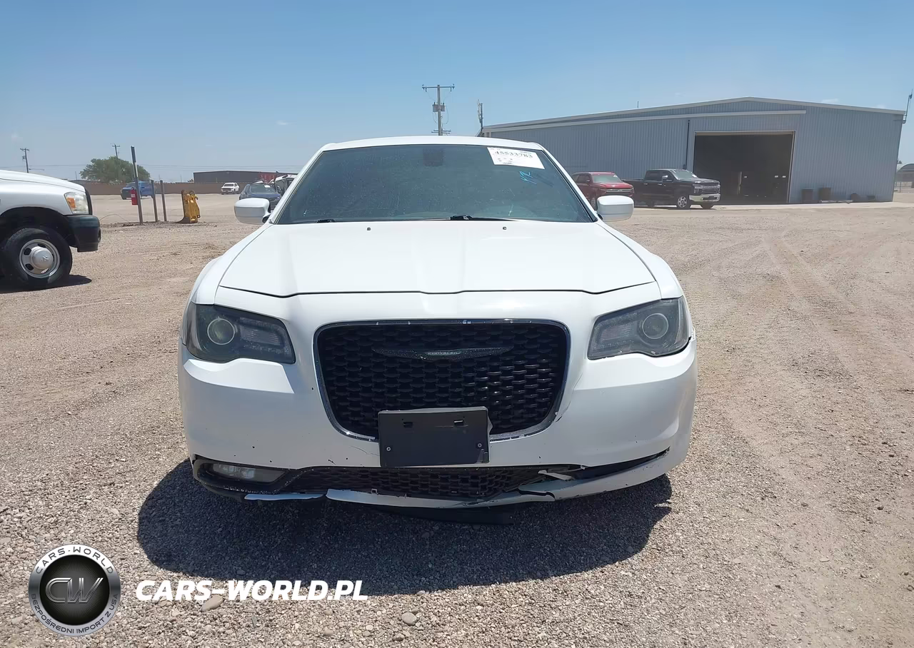 2019 Chrysler 300 300S VIN:2C3CCABG1KH569513 - 12