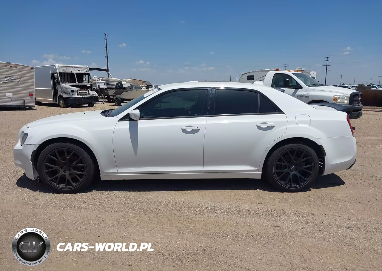 2019 Chrysler 300 300S VIN:2C3CCABG1KH569513 - 14