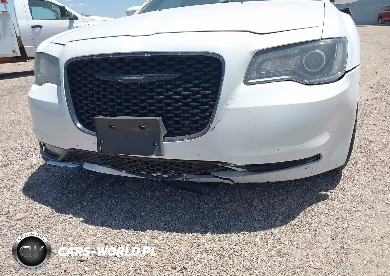 2019 Chrysler 300 300S VIN:2C3CCABG1KH569513 - 6